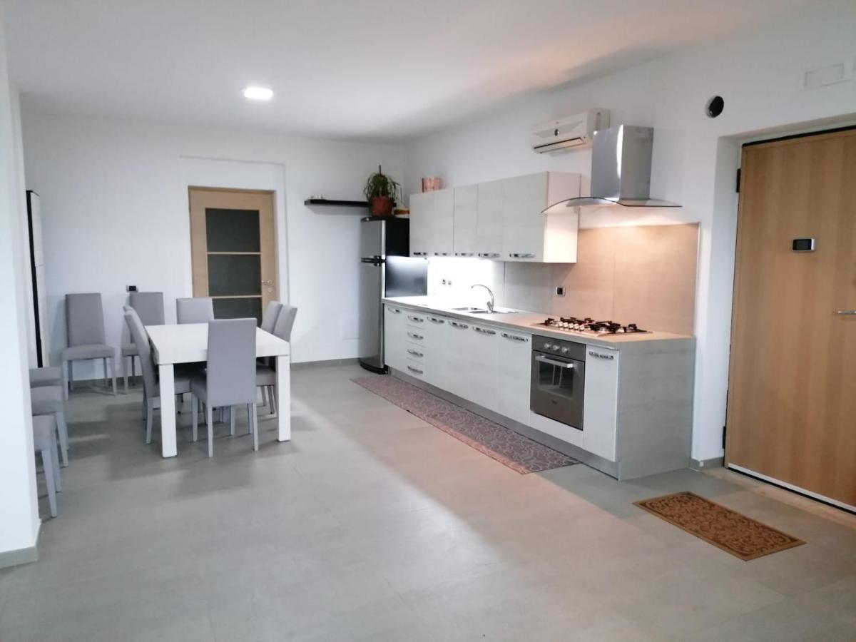 Villa Santoro Ai Tre Ulivi Con Piscina Privata Caiazzo Exterior foto