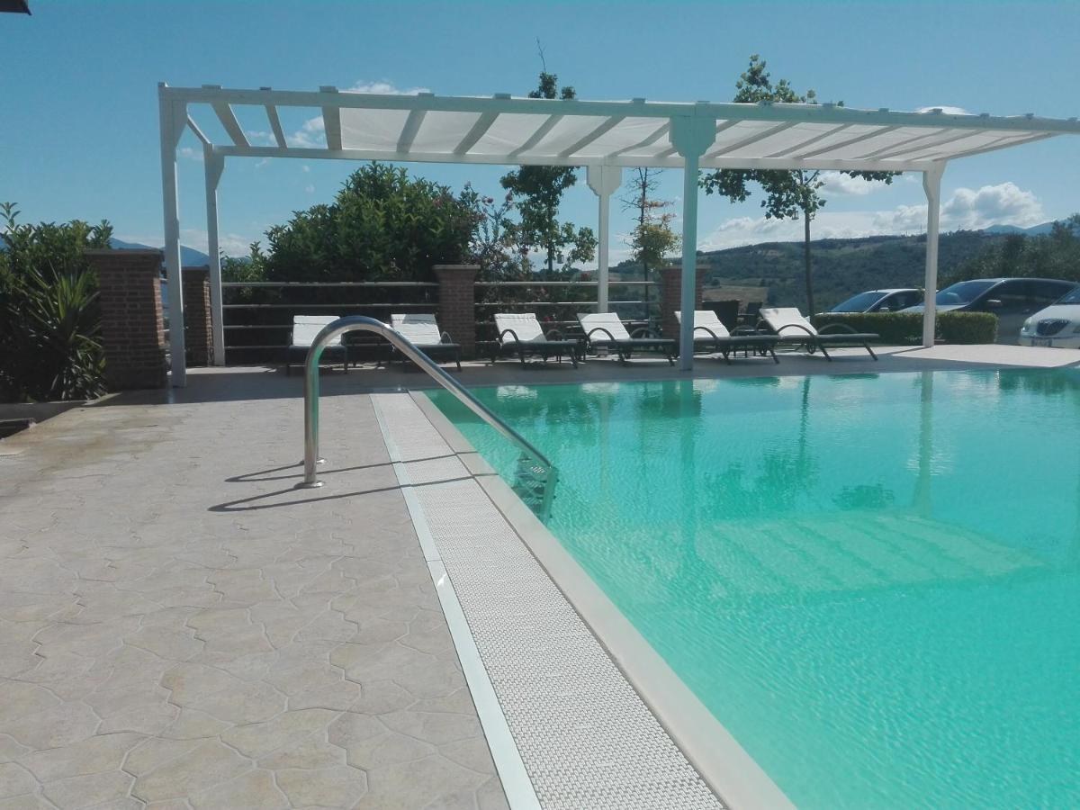 Villa Santoro Ai Tre Ulivi Con Piscina Privata Caiazzo Exterior foto