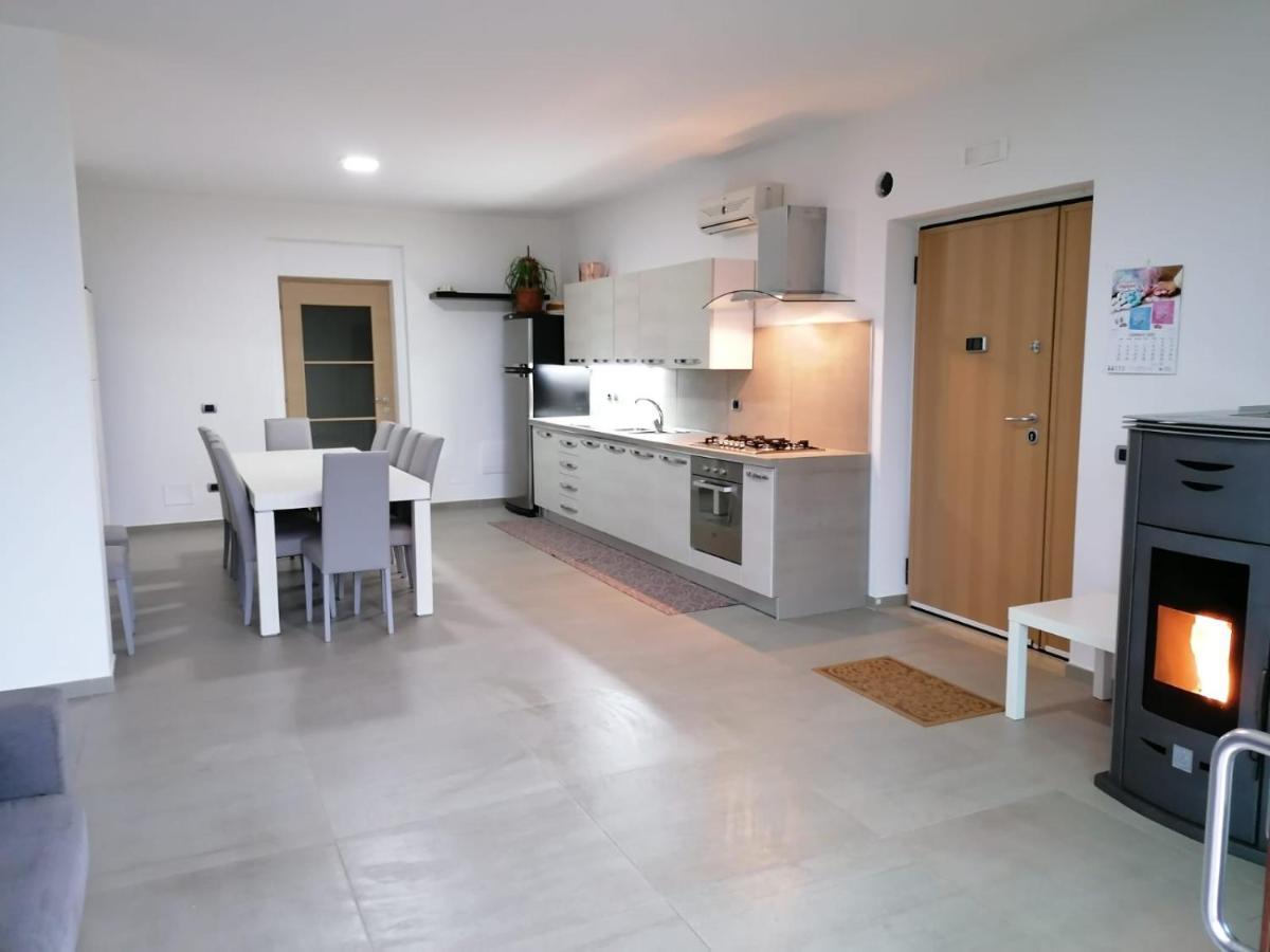 Villa Santoro Ai Tre Ulivi Con Piscina Privata Caiazzo Exterior foto