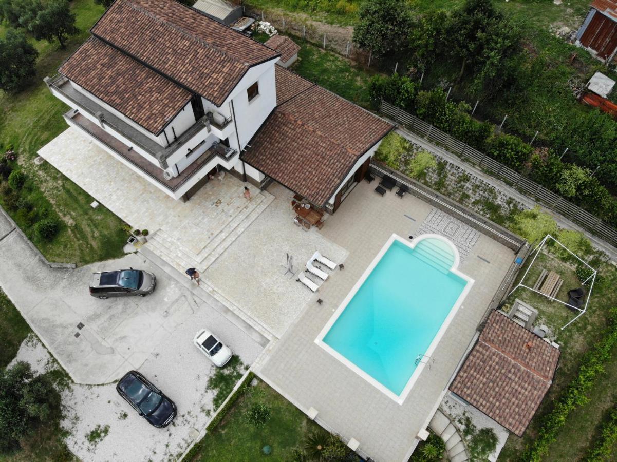 Villa Santoro Ai Tre Ulivi Con Piscina Privata Caiazzo Exterior foto