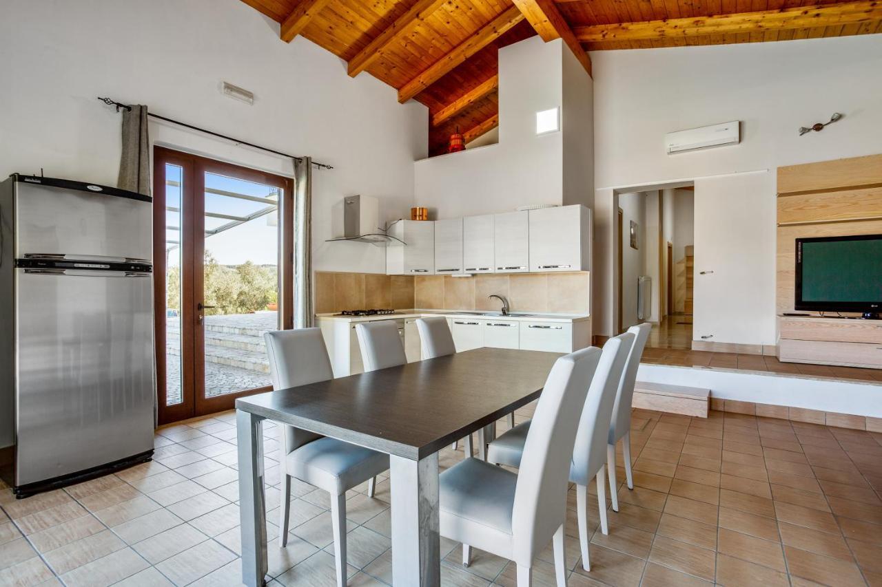 Villa Santoro Ai Tre Ulivi Con Piscina Privata Caiazzo Exterior foto